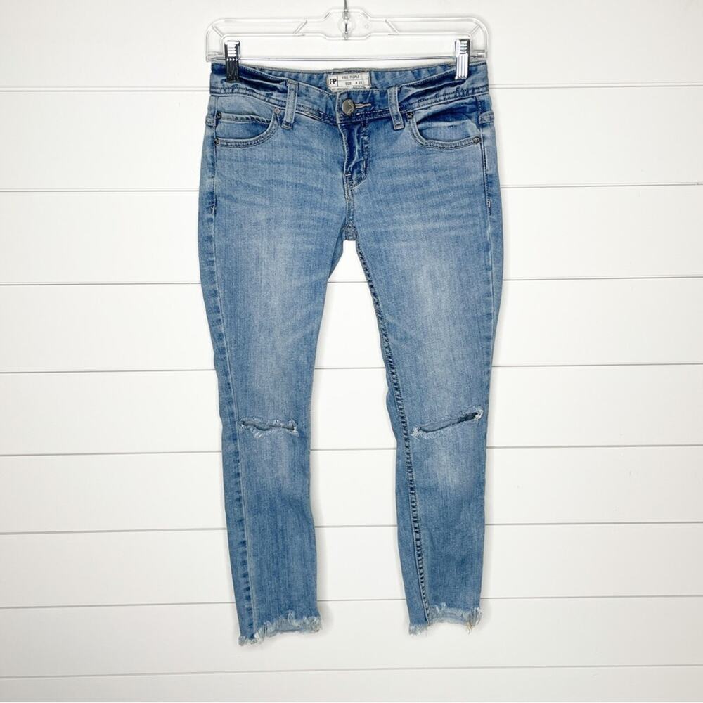 Free People Ripped Cropped Frayed Hem Jeans Light Wash Size 25 - Picture 2 of 11